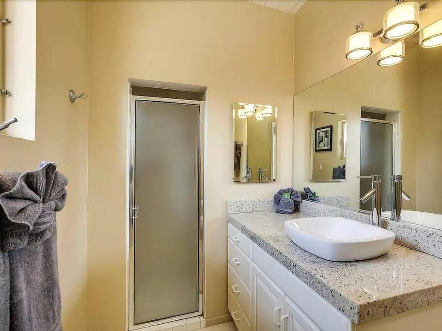 Serene 4 Bed 3 Bath Heated Pool Natural Backyard Heart Of Palm Springs Kültér fotó